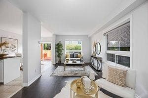 71 Kinross Avenue photo 5