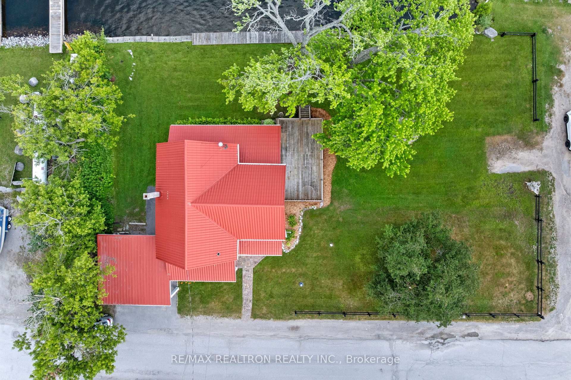 This home is located in the town of Coboconk