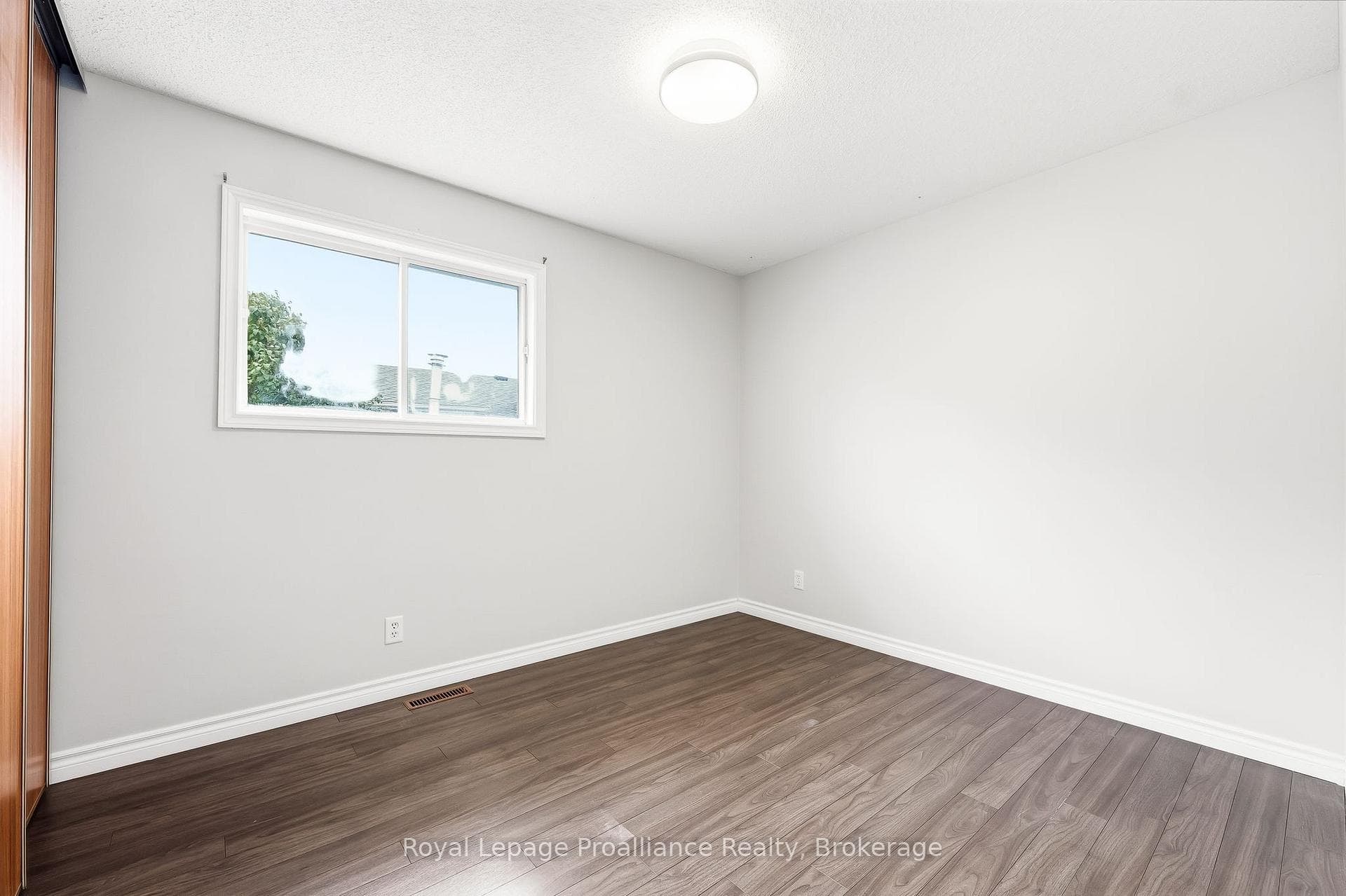158 Ontario Street photo 25