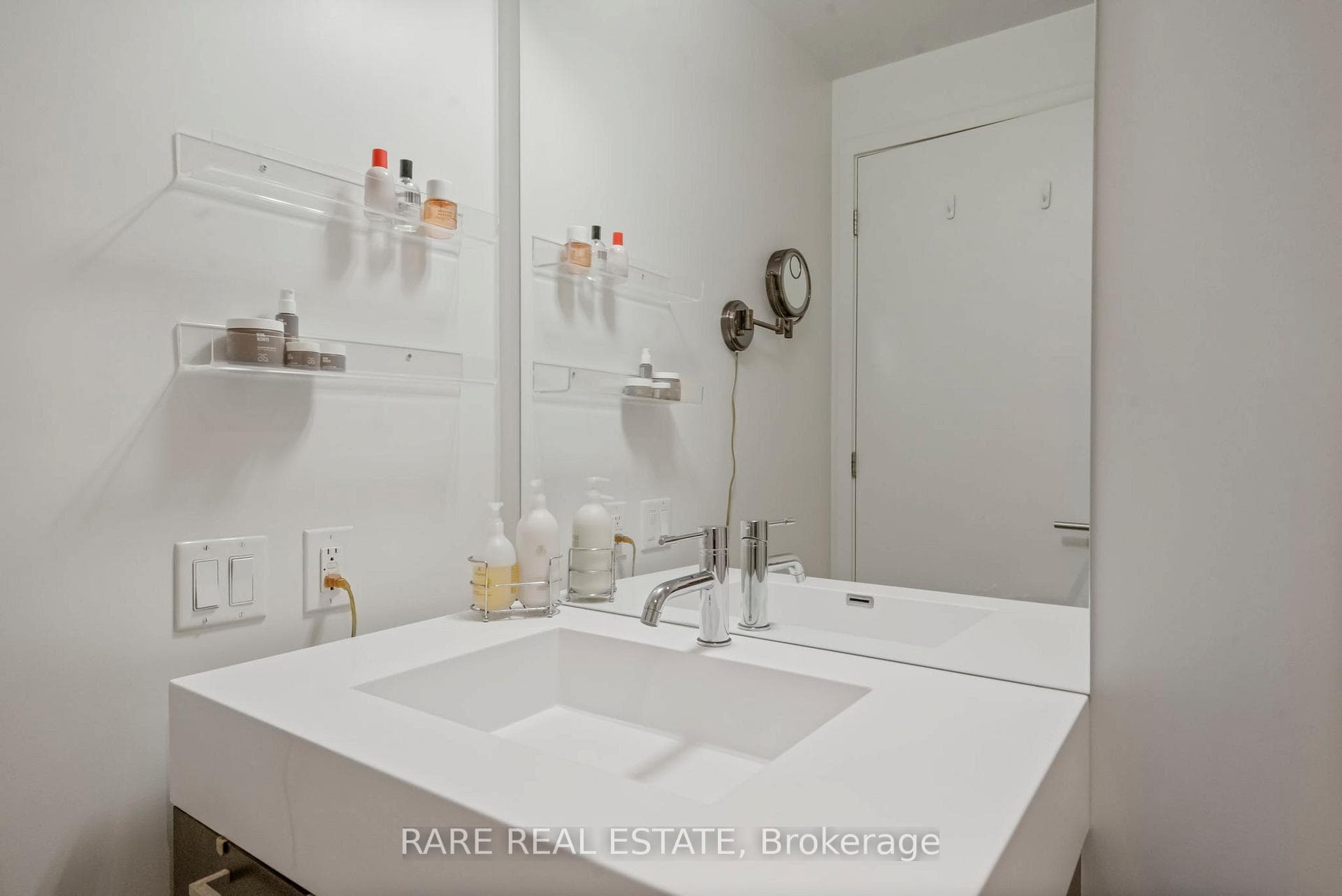 90 Broadview Avenue Unit 414 photo 28