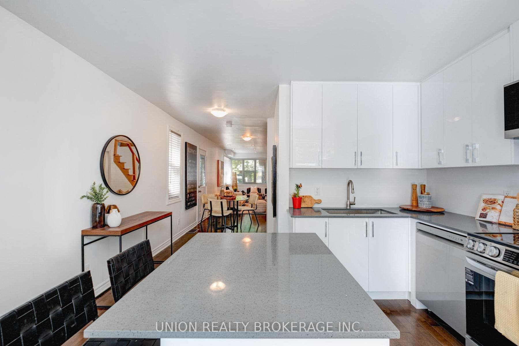 301 Victoria Park Avenue photo 13