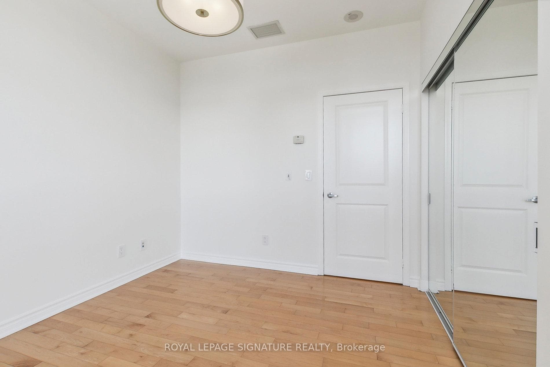 2885 Bayview Avenue Unit 709 photo 23