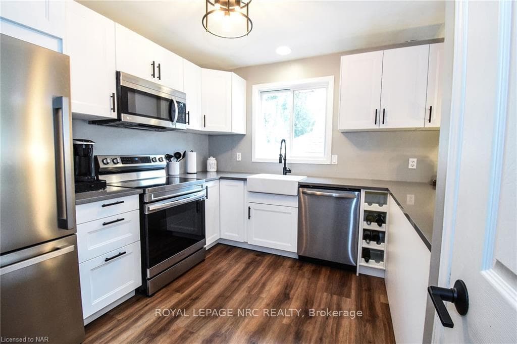 214 YORK Street photo 12