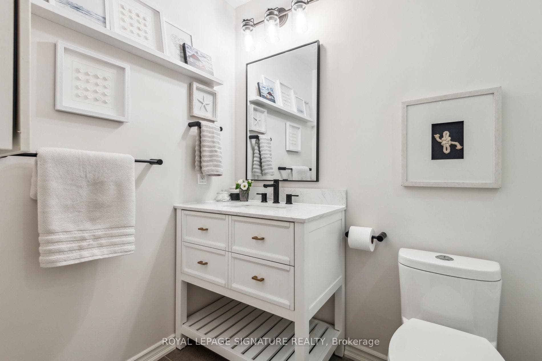201 Carlaw Avenue Unit 702 photo 12