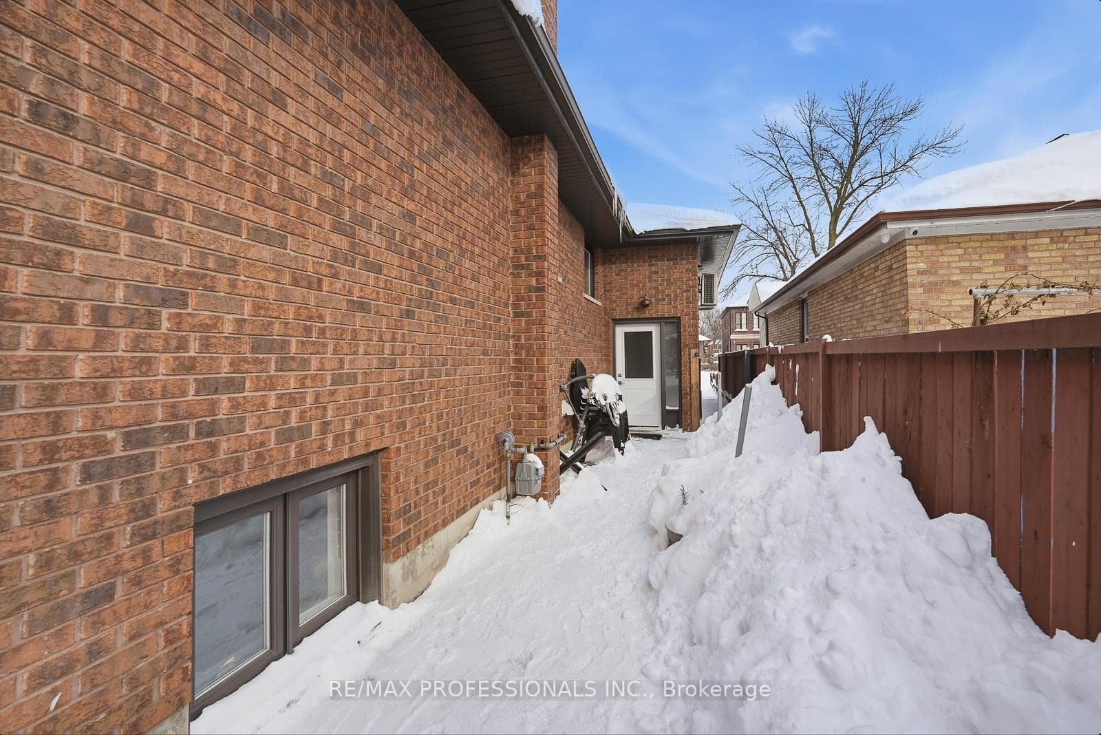 18 Treeview Drive photo 43