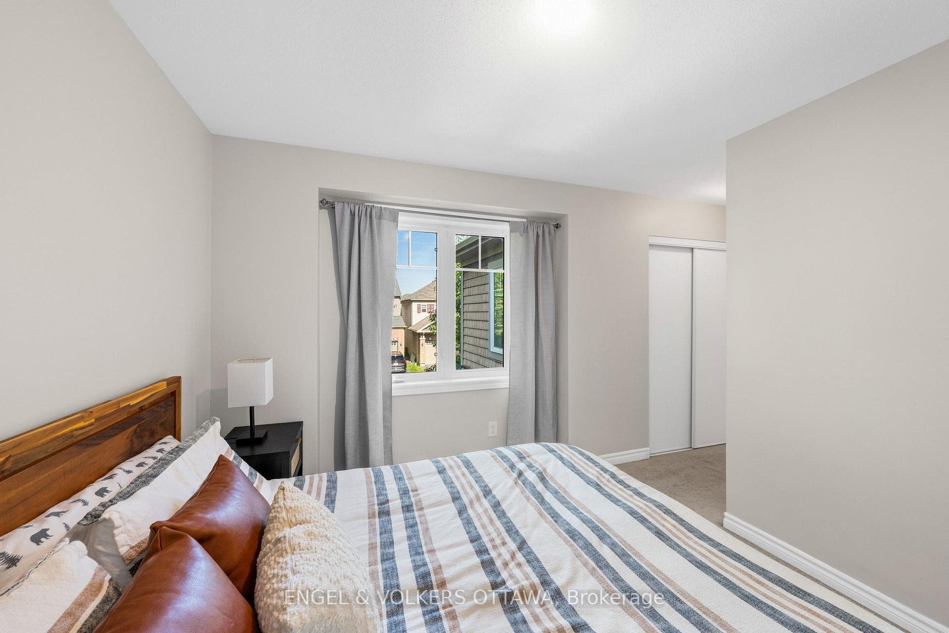 416 Vendevale Avenue photo 26