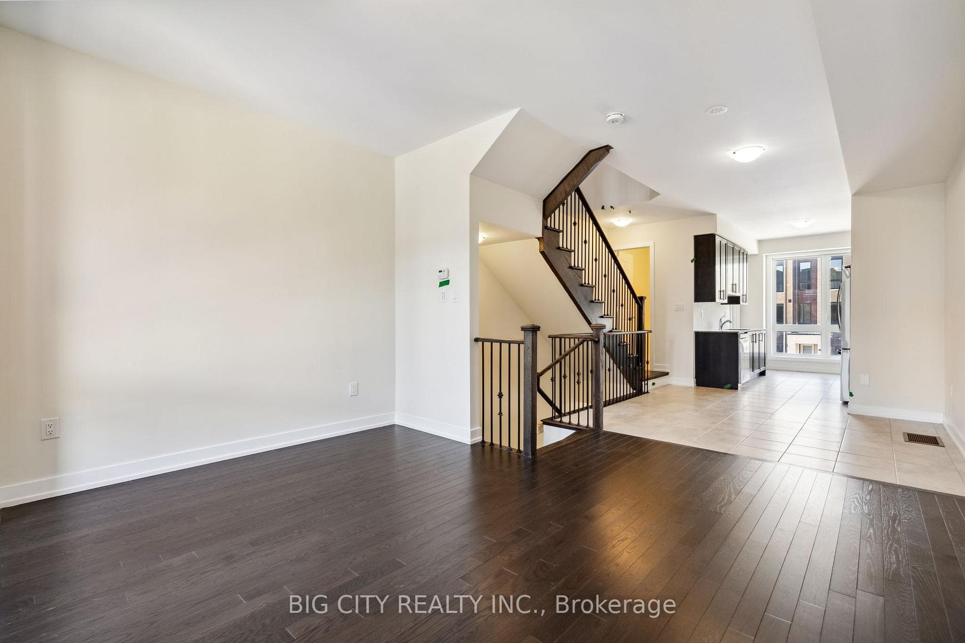 101 Stauffer Crescent photo 20