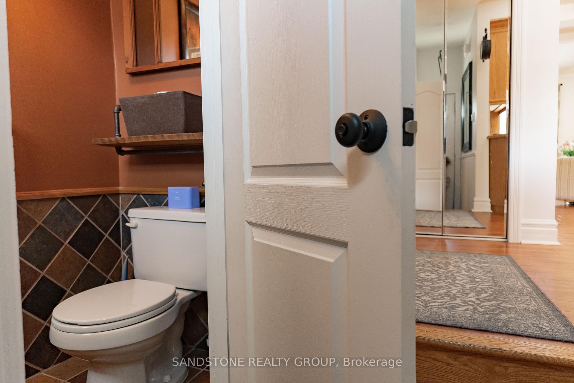 main fl 2 pc powder room