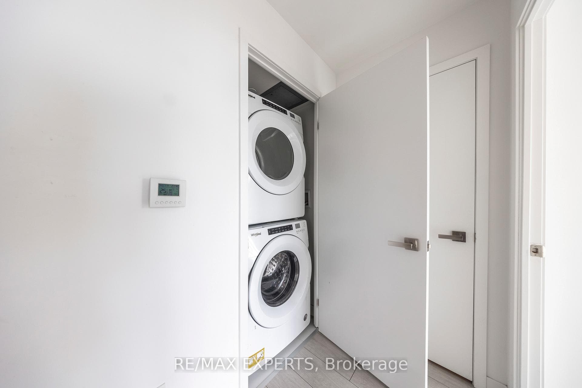 31 Tippett Road Unit 1410 photo 9