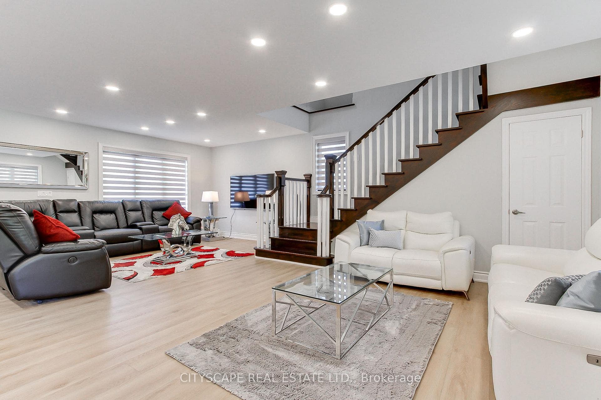 1543 Indian Grove photo 11