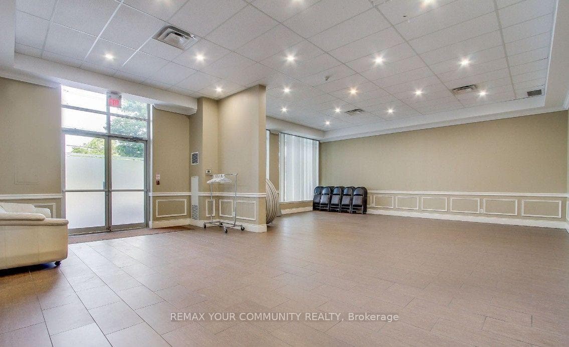 10211 Keele Street Unit 211 photo 25
