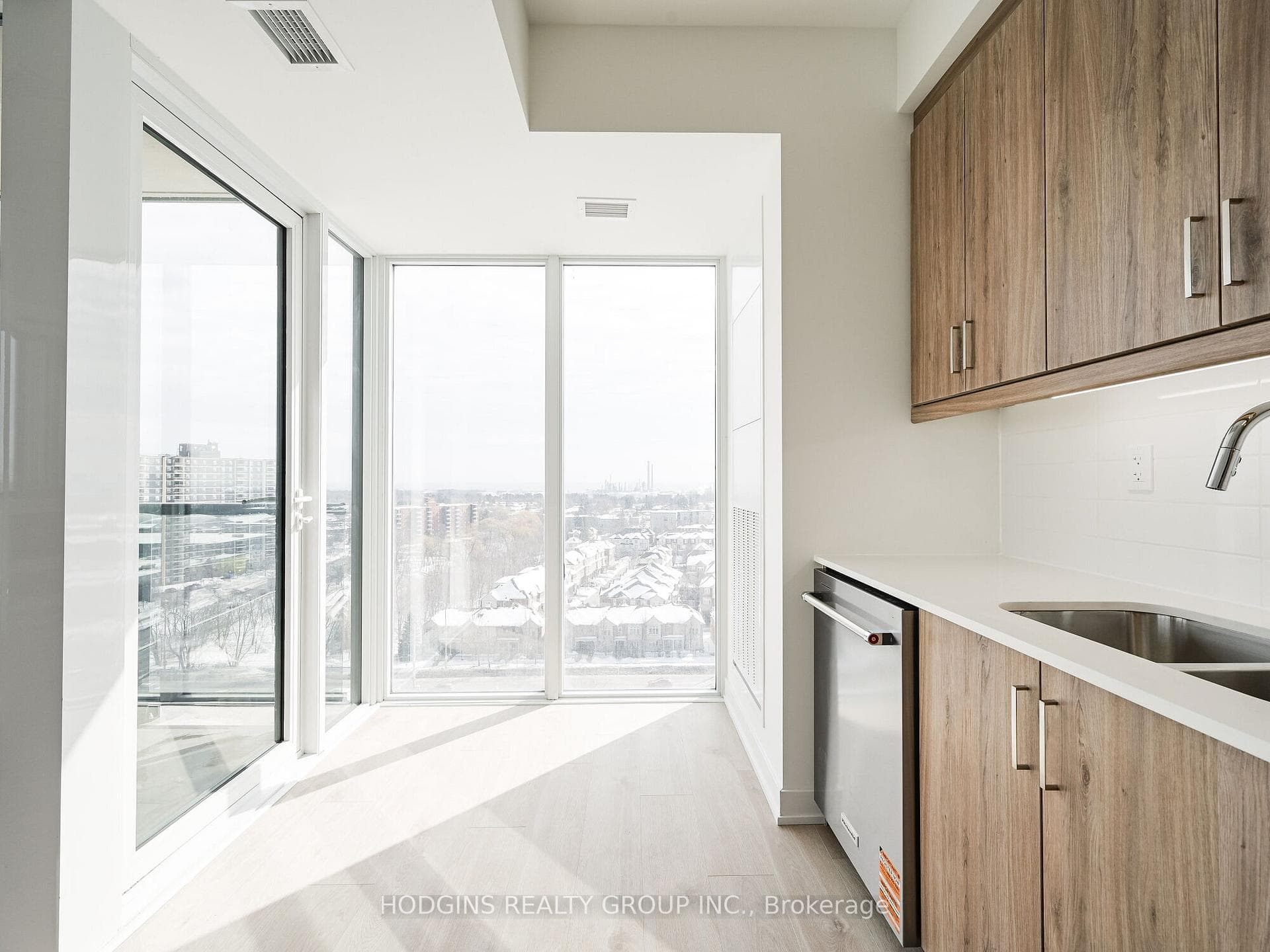 1035 Southdown Road Unit 1404 photo 11