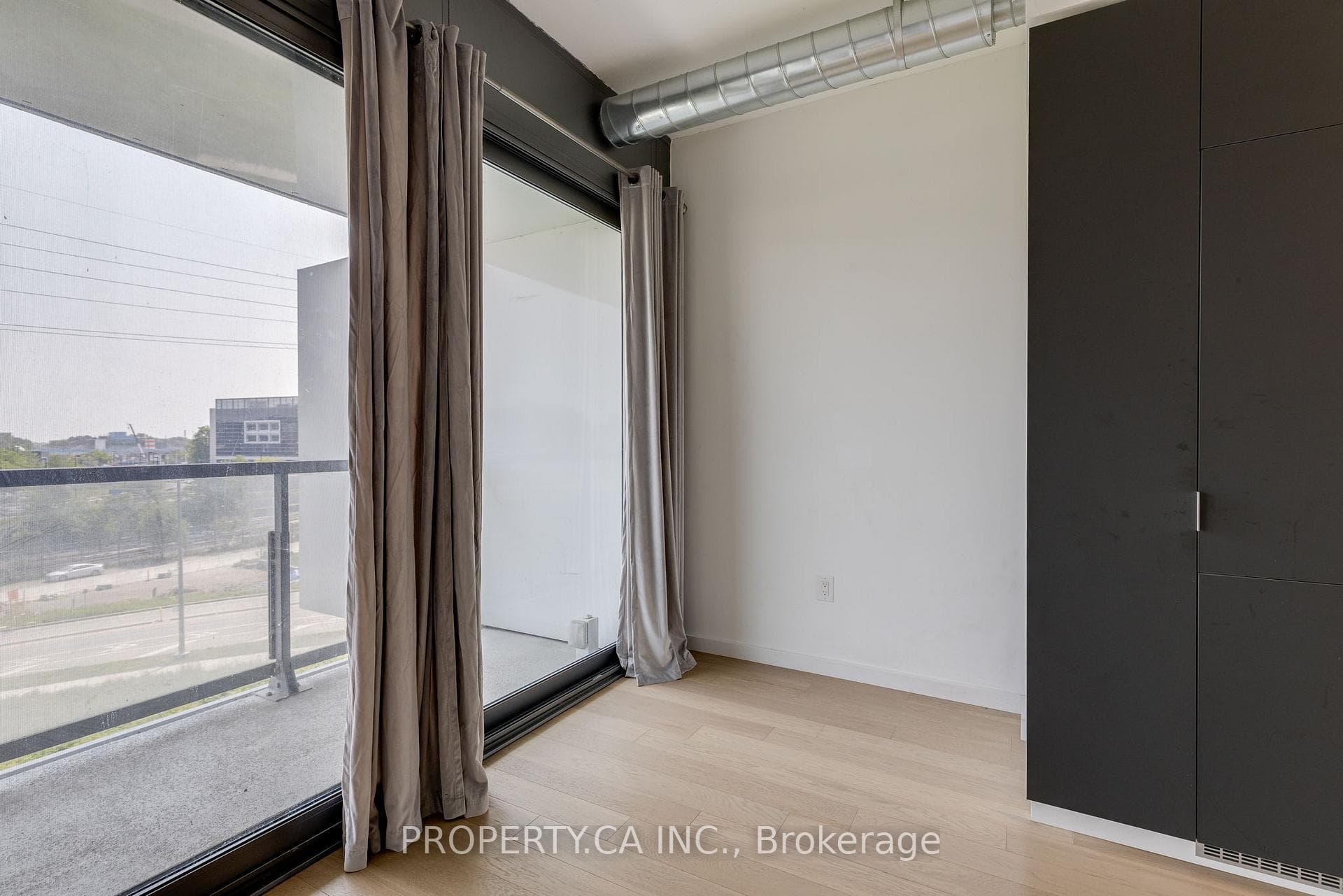 170 Bayview Avenue Unit 405 photo 10