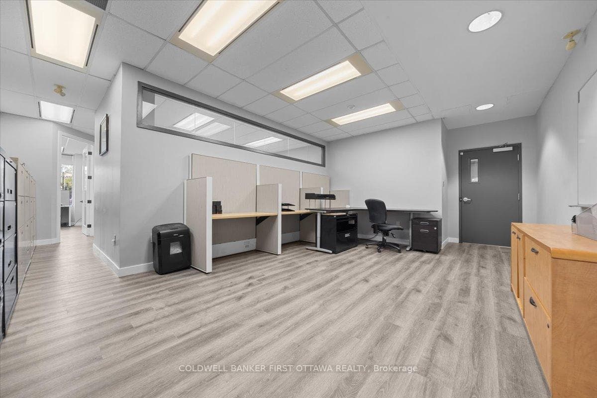 2283 ST LAURENT Boulevard Unit 101 photo 11
