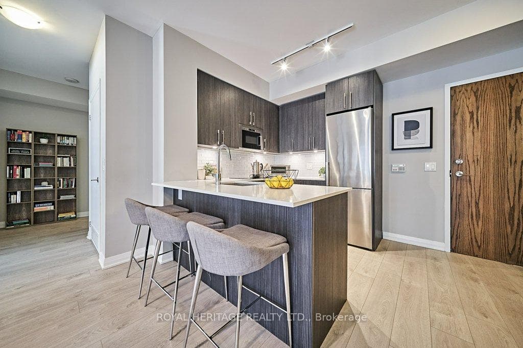 99 Eagle Rock Way Unit 530 photo 2