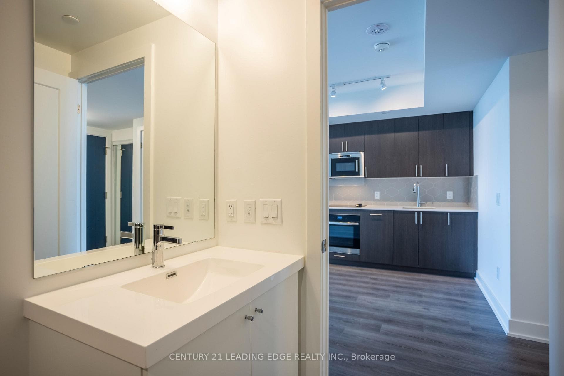 2545 Simcoe Street Unit 2610 photo 10