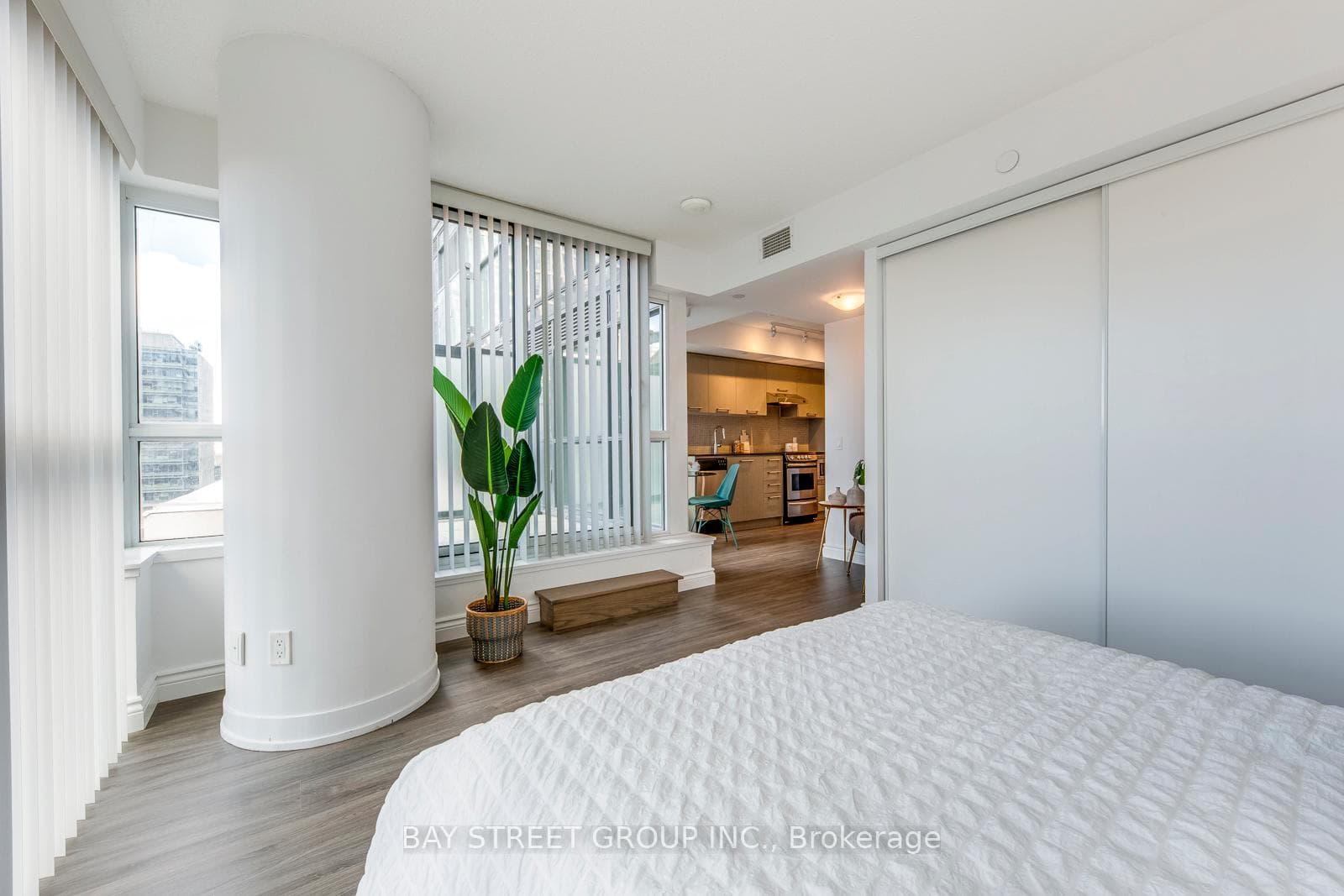 87 Peter Street Unit 1305 photo 22