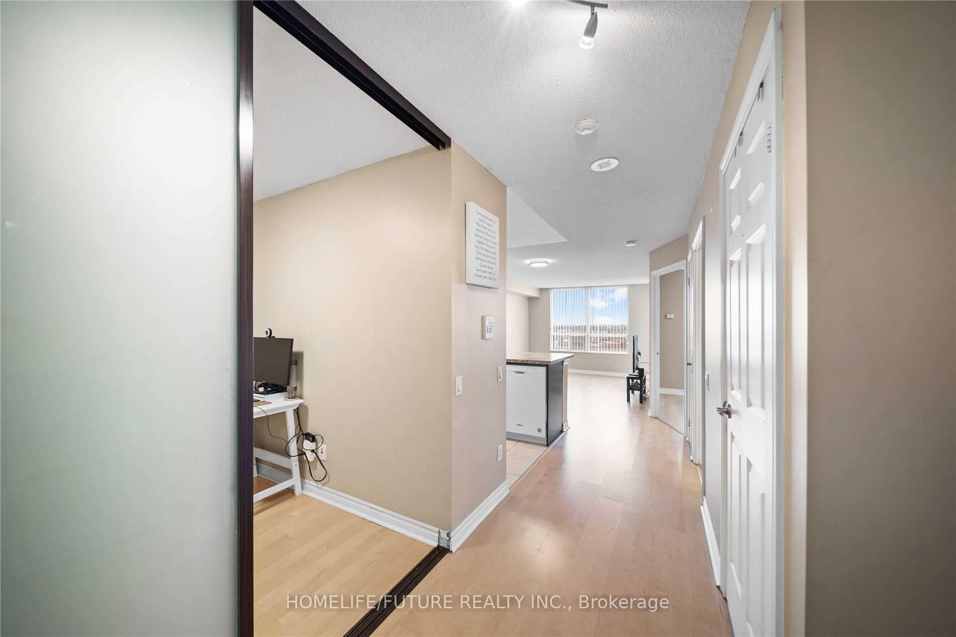 61 Town Centre Court Unit 2105 photo 2