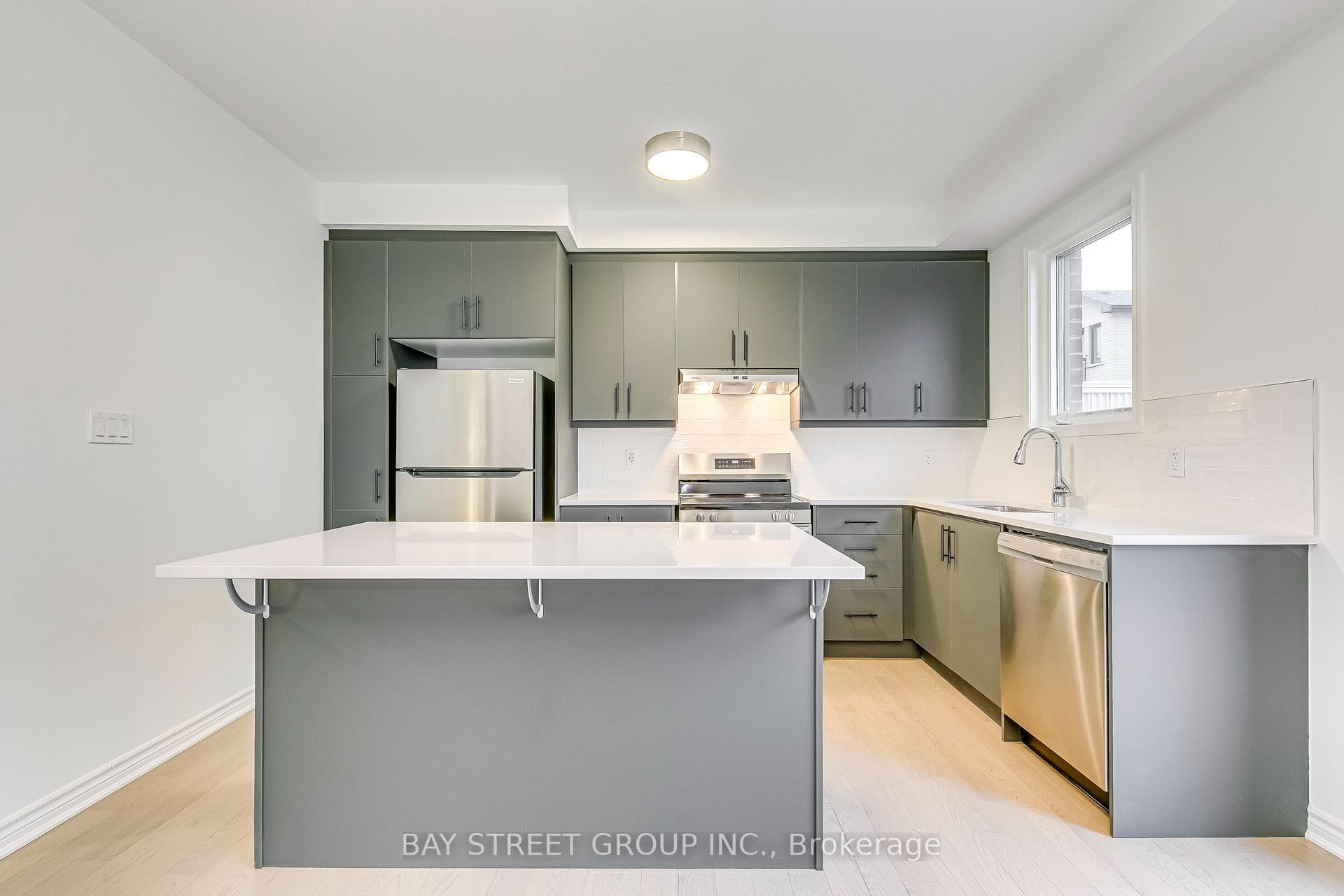3074 Merrick Road photo 12