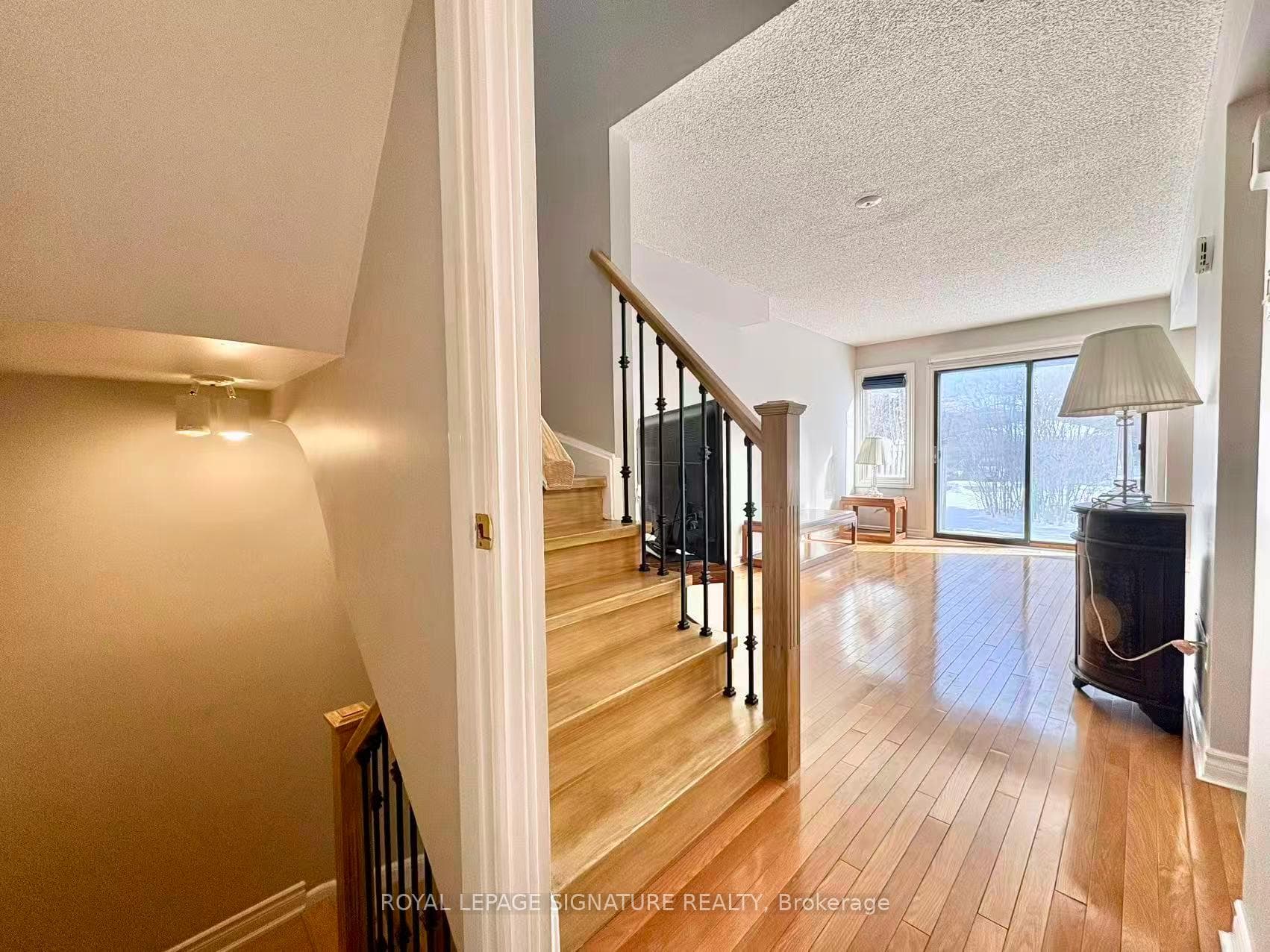 7 Farnham Drive photo 8