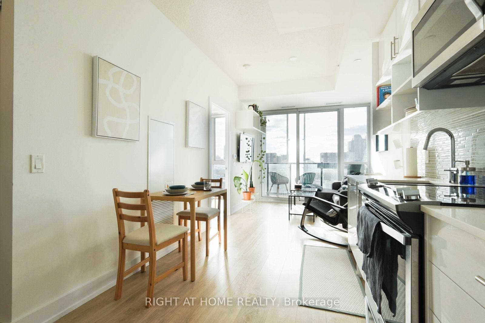 128 Fairview Mall Drive Unit 712 photo 21