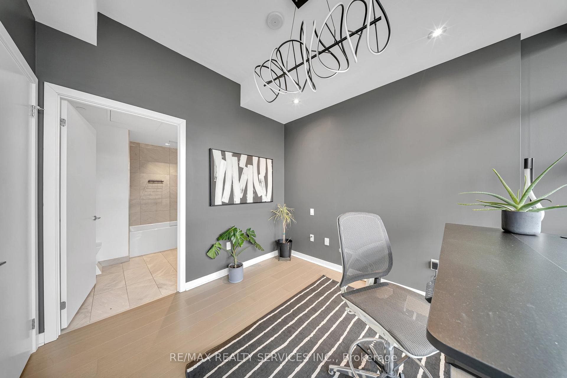 501 Adelaide Street Unit 1404 photo 15