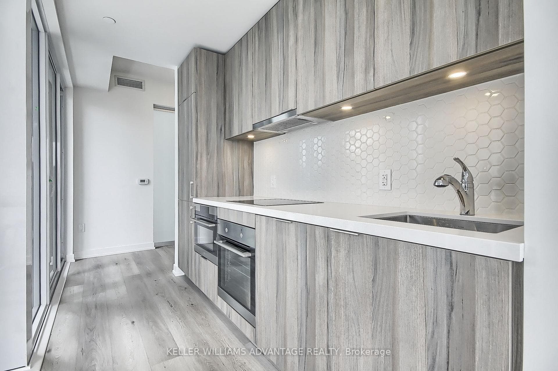 158 Front Street Unit 1808 photo 8