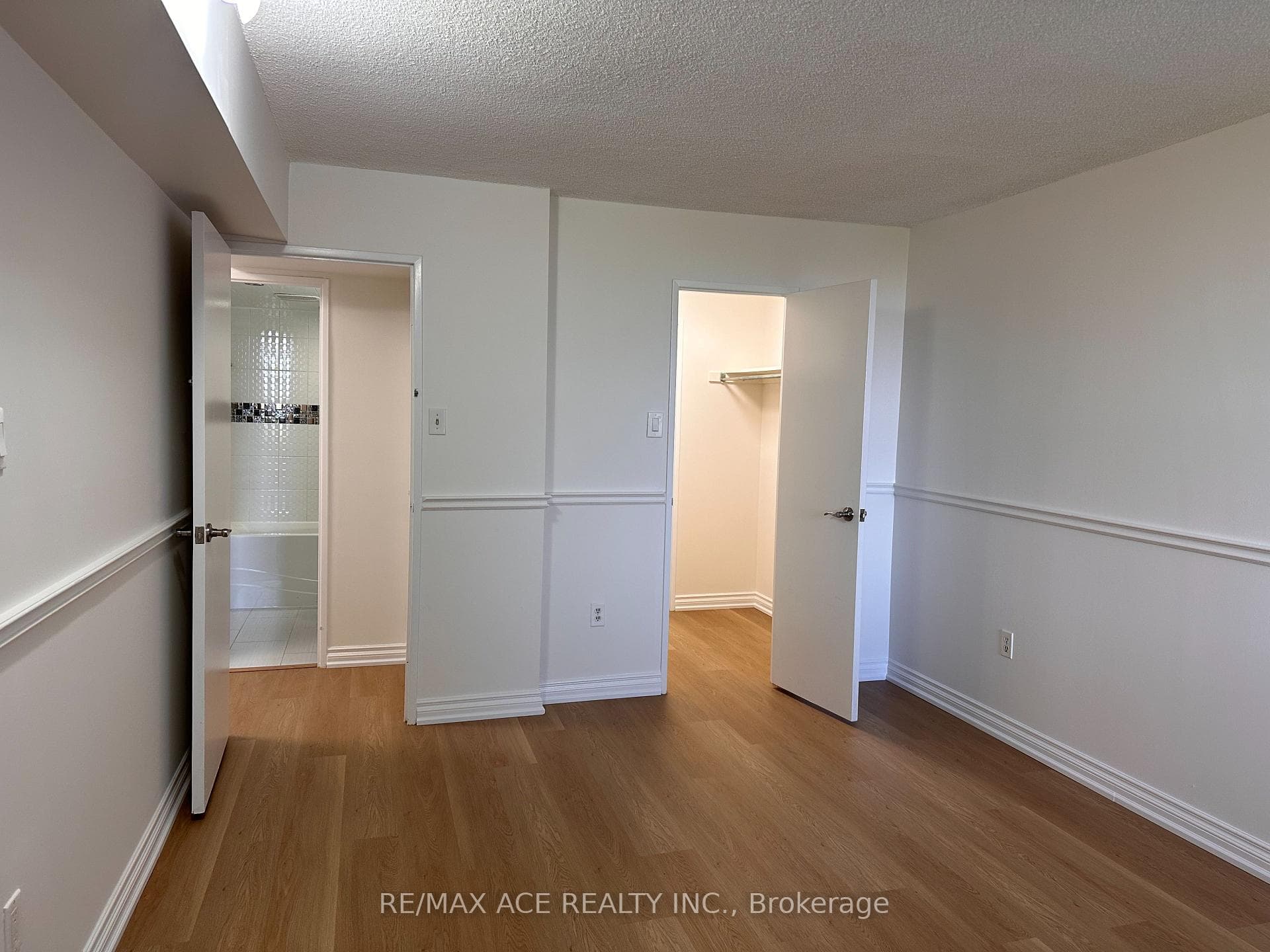 25 Sunrise Avenue Unit 506 photo 16