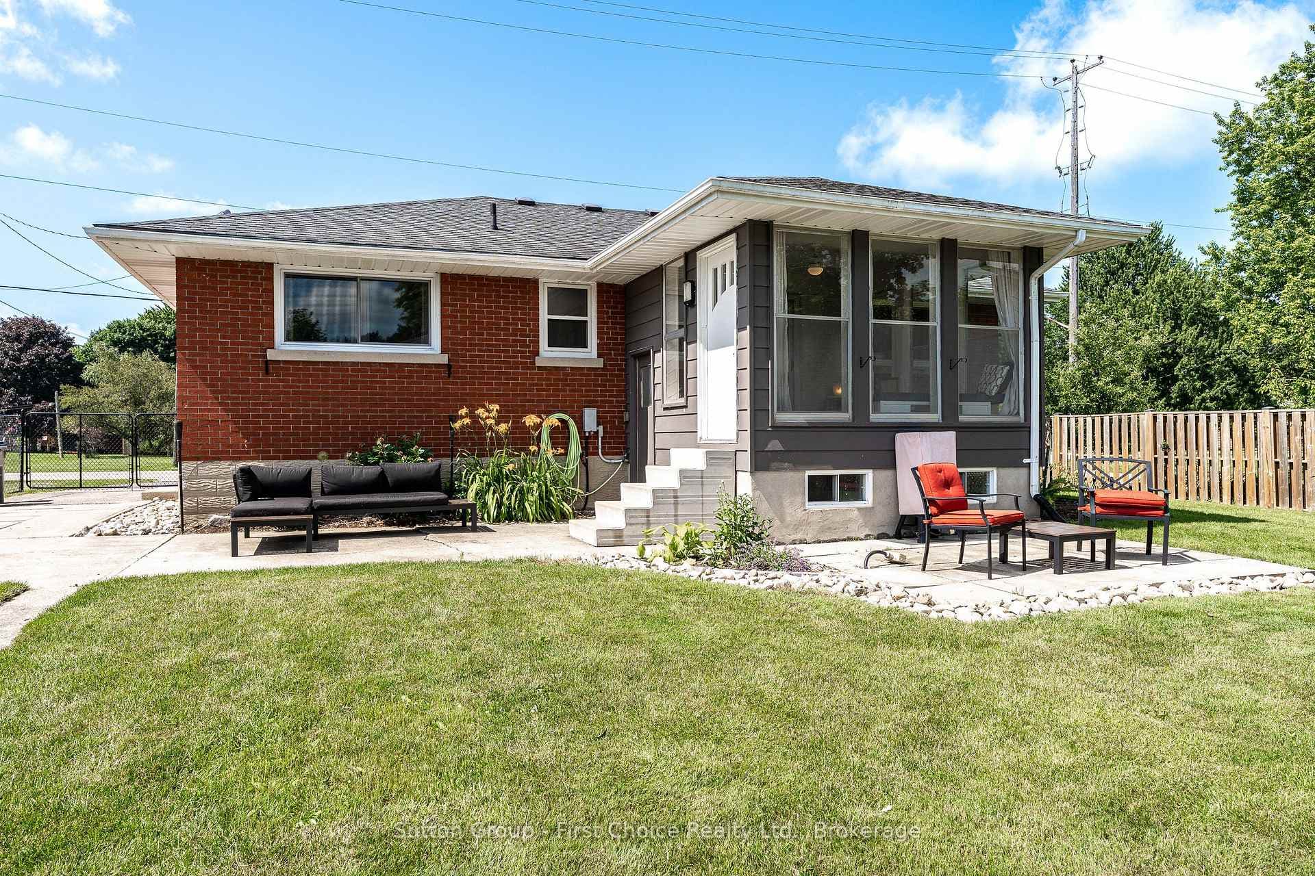 127 Henry Street photo 35
