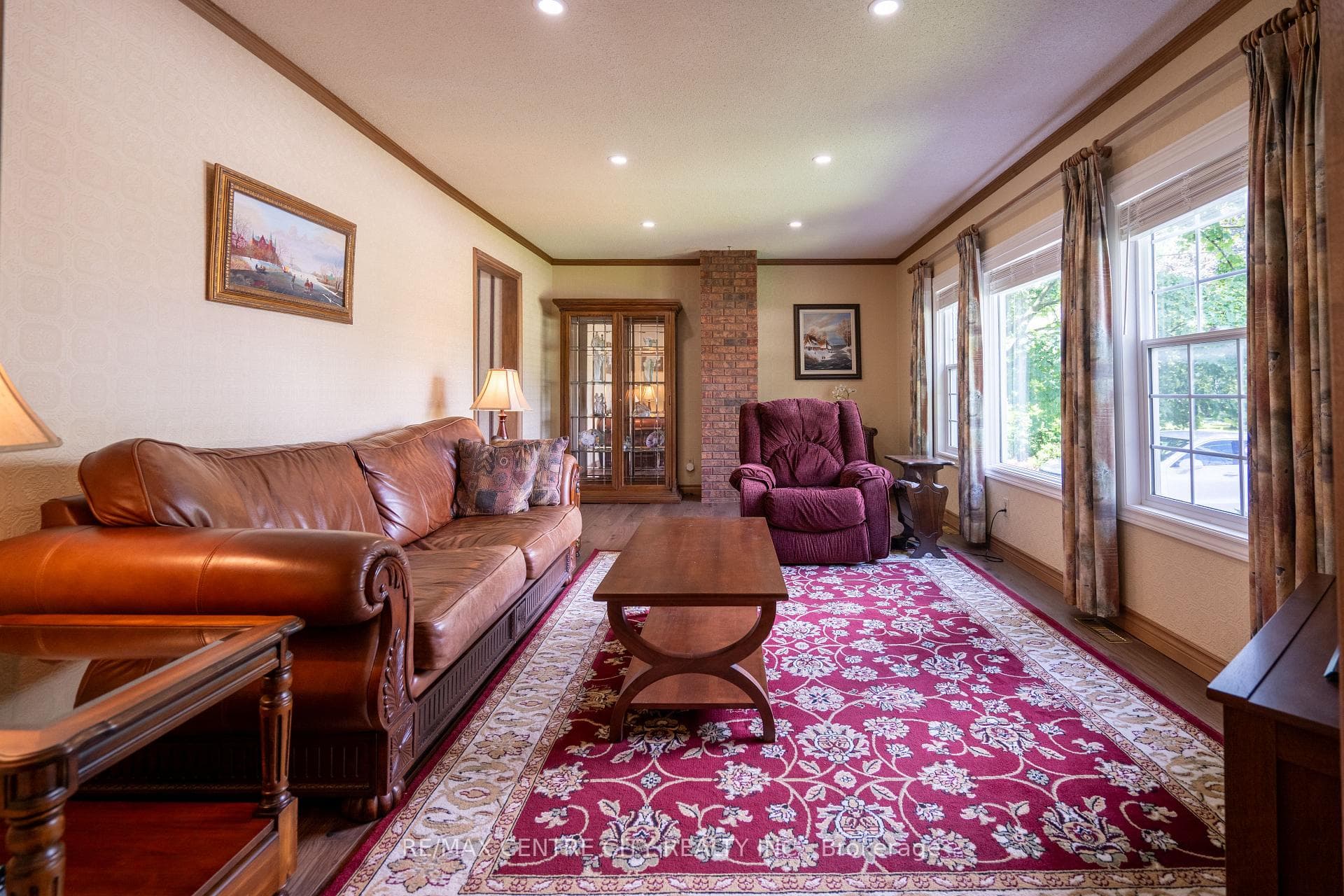 338 Saulsbury Street photo 15