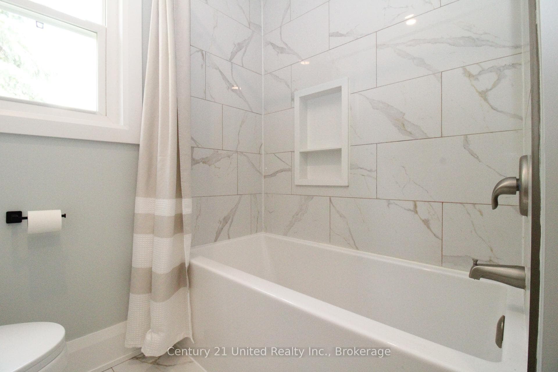 822 Argyle Street photo 28