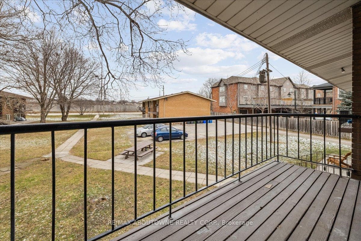 2350 Queensway Drive Unit 3 photo 37
