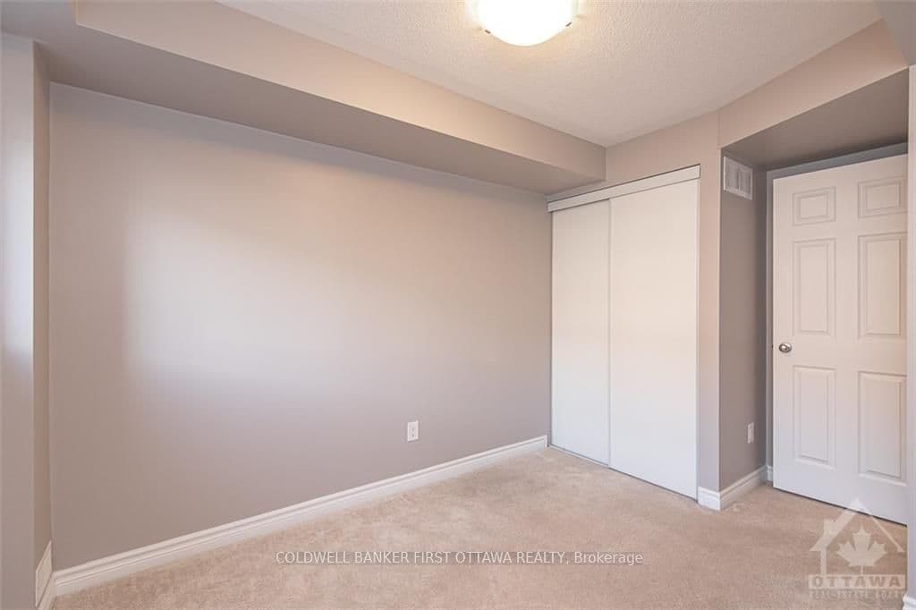 105 BLUESTONE Unit 2 photo 26