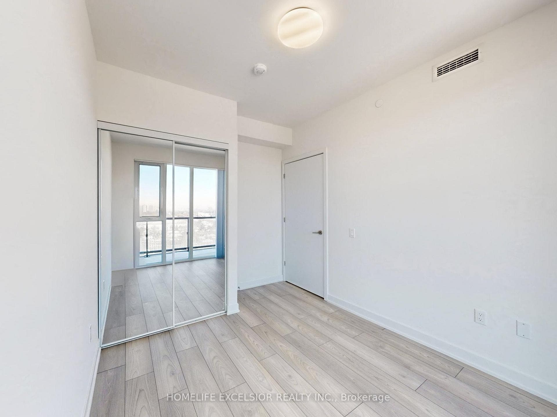 5858 Yonge Street Unit 1702 photo 20