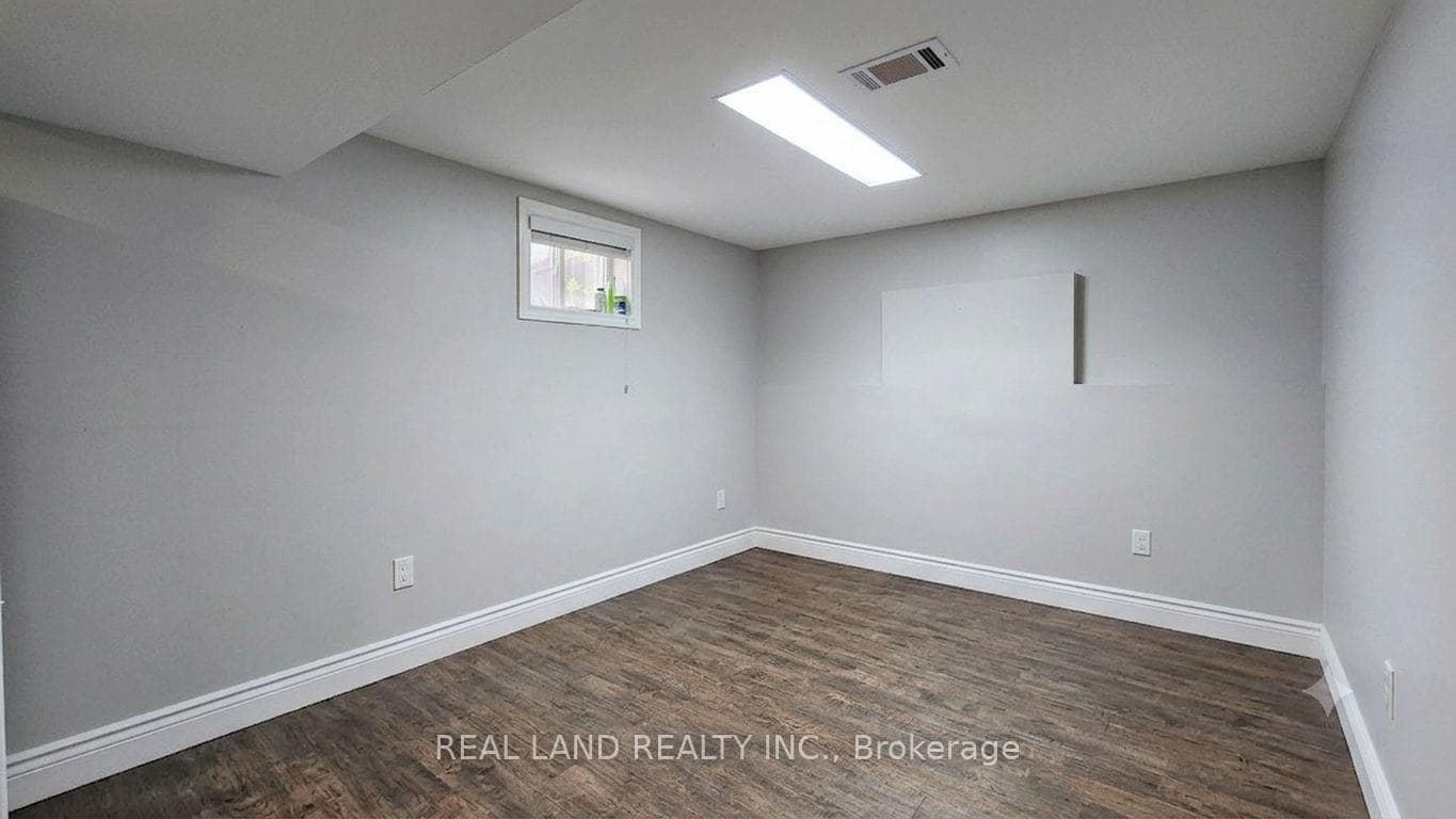 26 Glamis Avenue photo 5