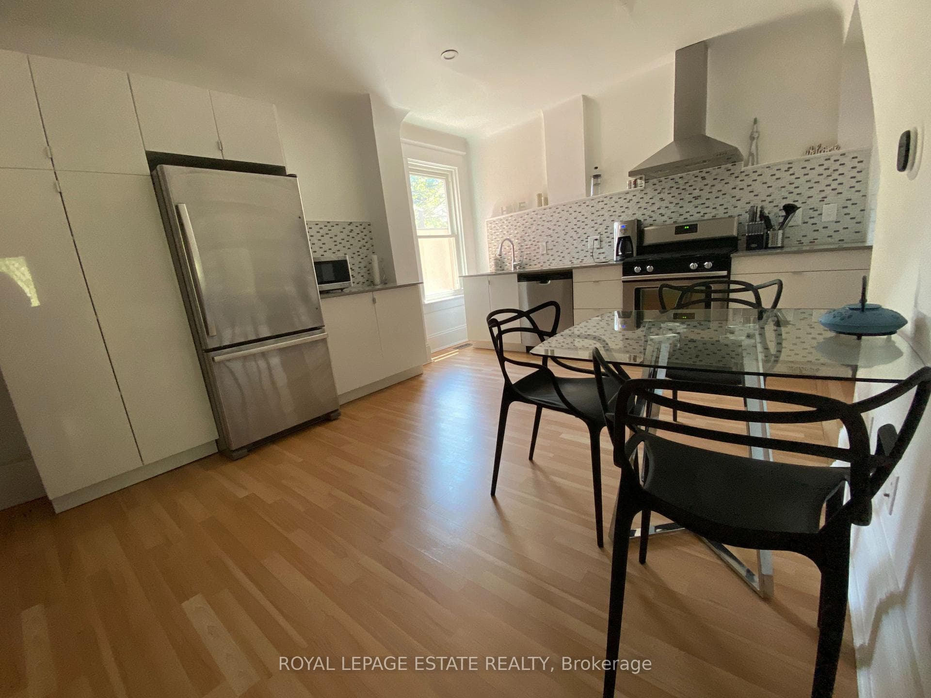 41 Dearbourne Avenue photo 9