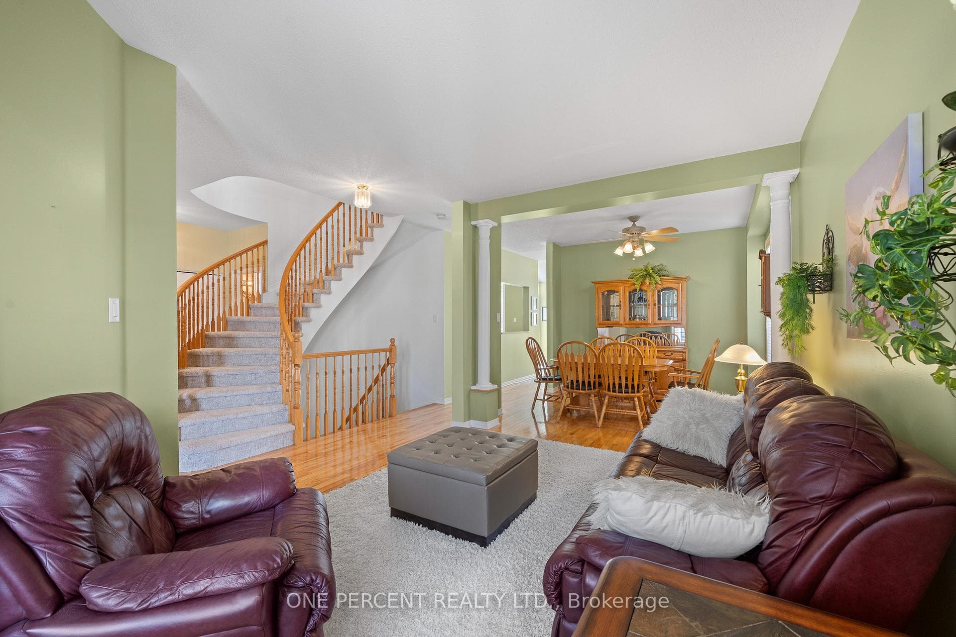 2113 Hallendale Street photo 7