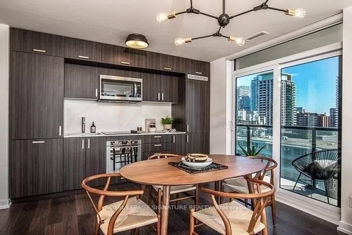 18 Erskine Avenue Unit 2609 photo 3
