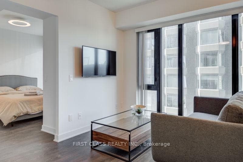 188 Cumberland Street Unit 1601 photo 2