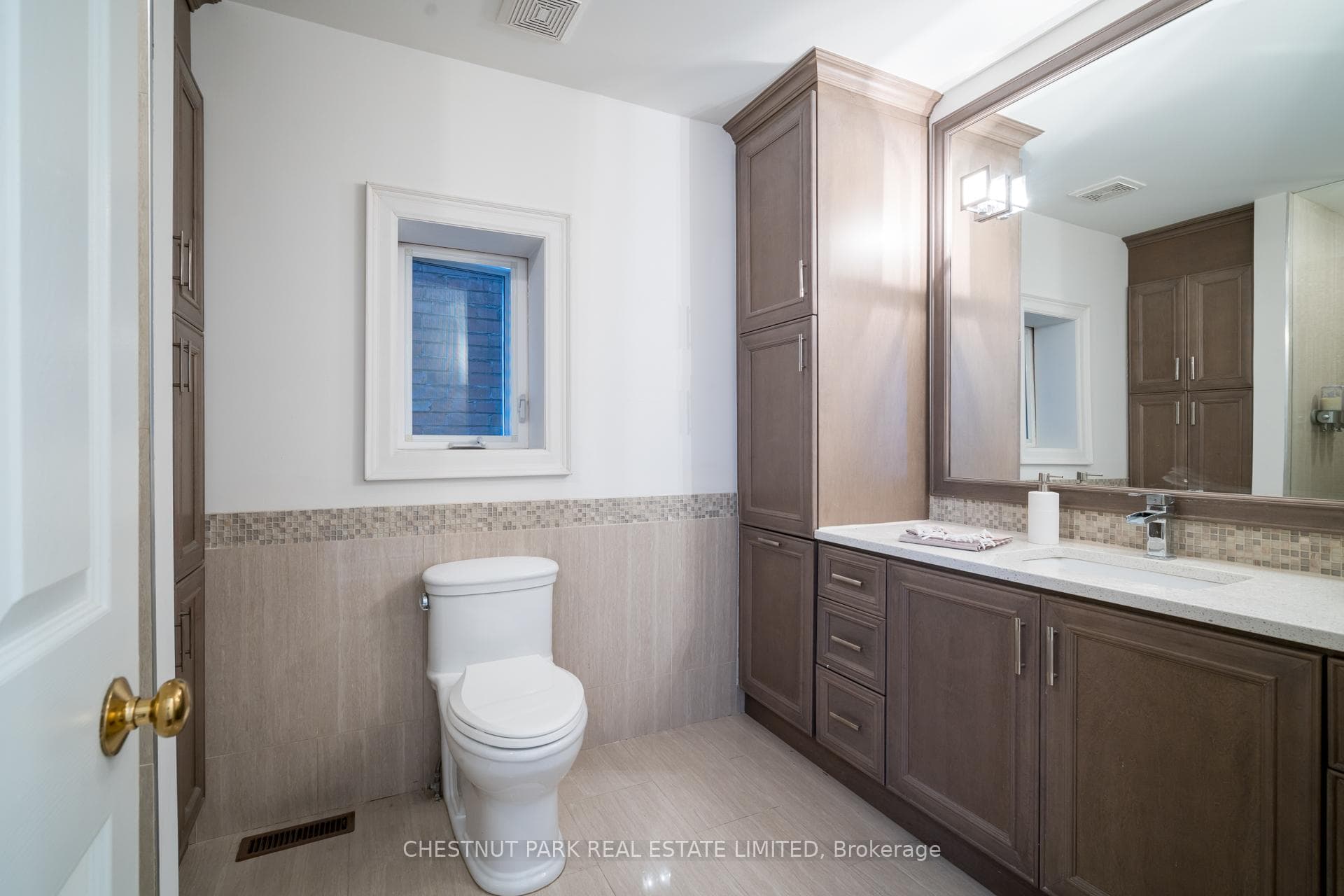 12 Oaklands Avenue photo 23