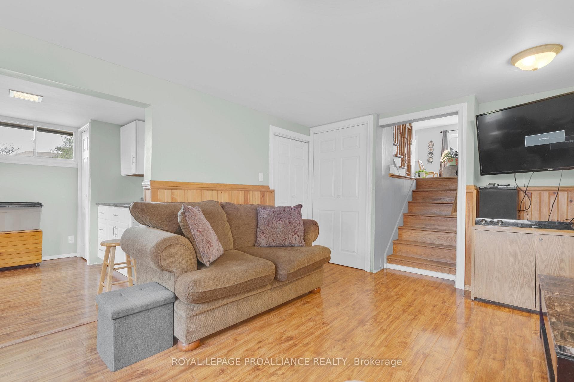 16 Thurlow Drive photo 23