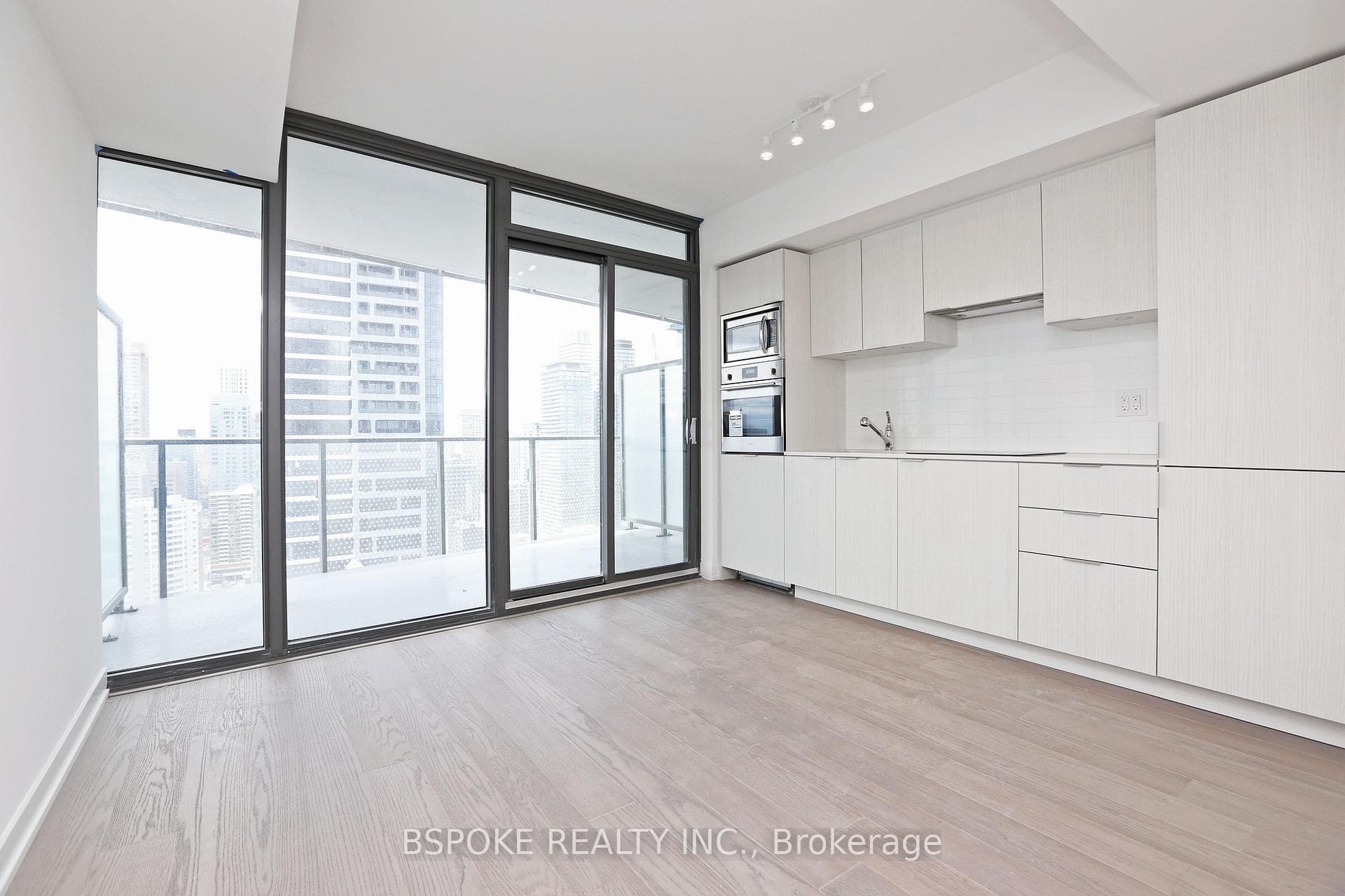 11 Wellesley Street Unit 3210 photo 1