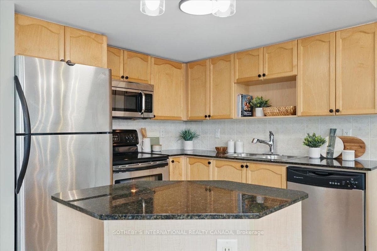 18 yonge Street Unit 2903 photo 14