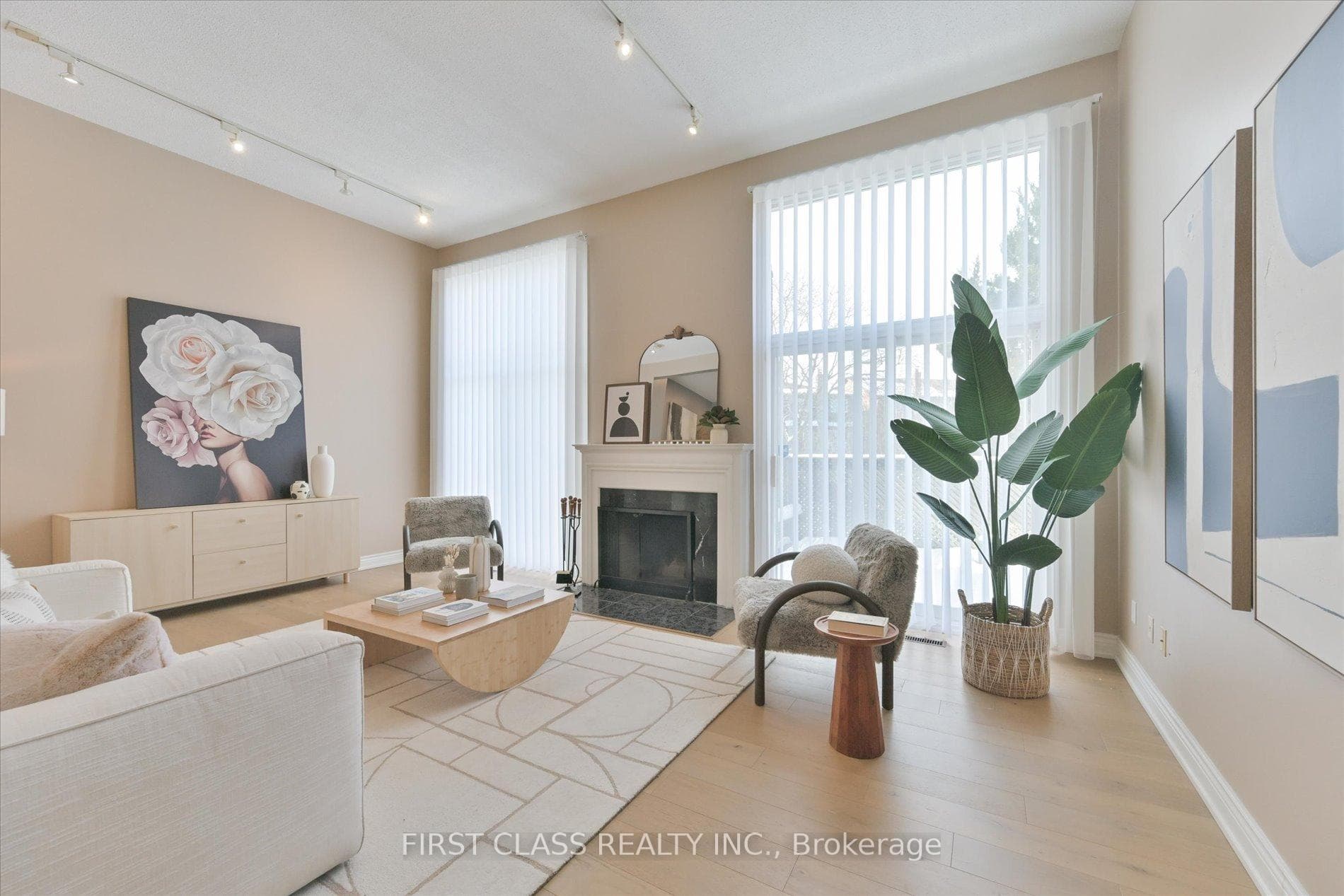 56 Stillwater Crescent photo 2