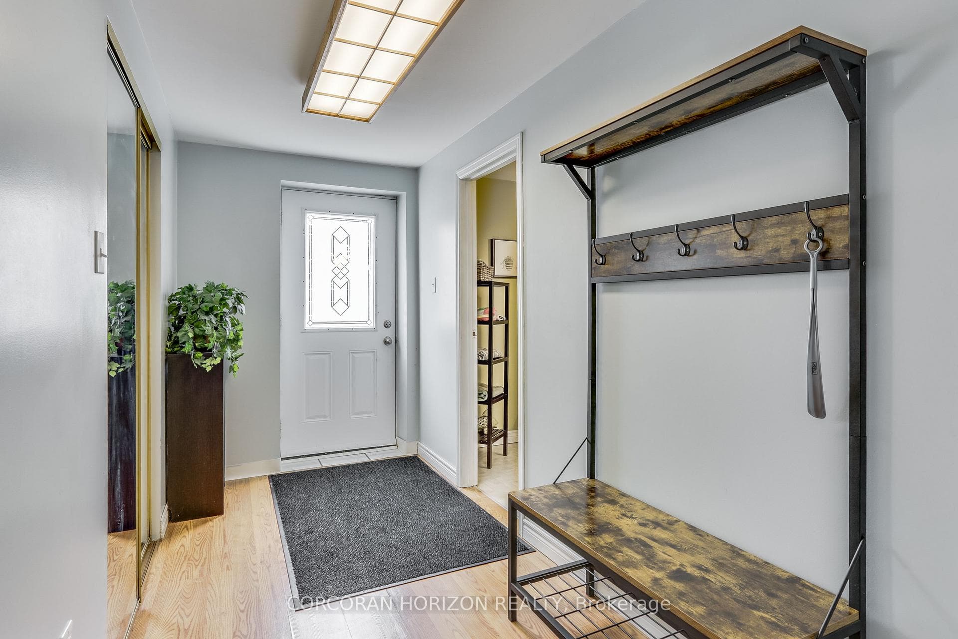 4542 Avenue Road photo 36