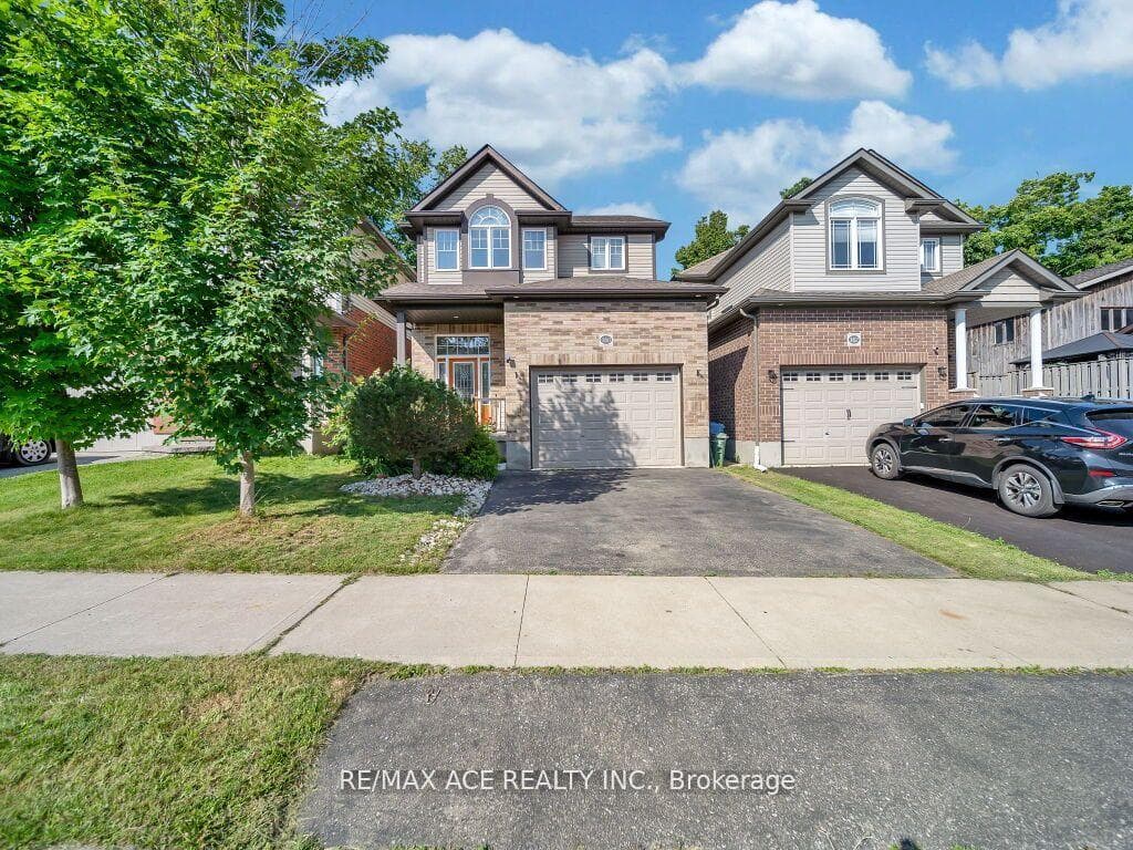 160 Kemp Crescent photo 1