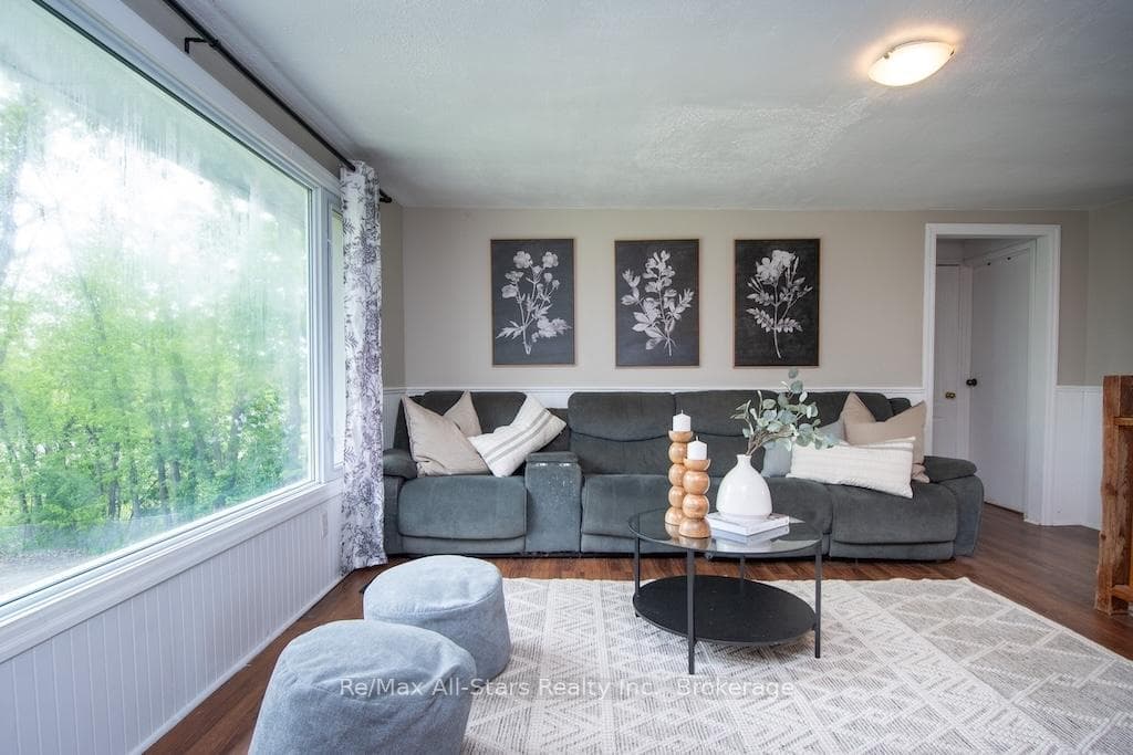 9 Riverside Drive photo 12