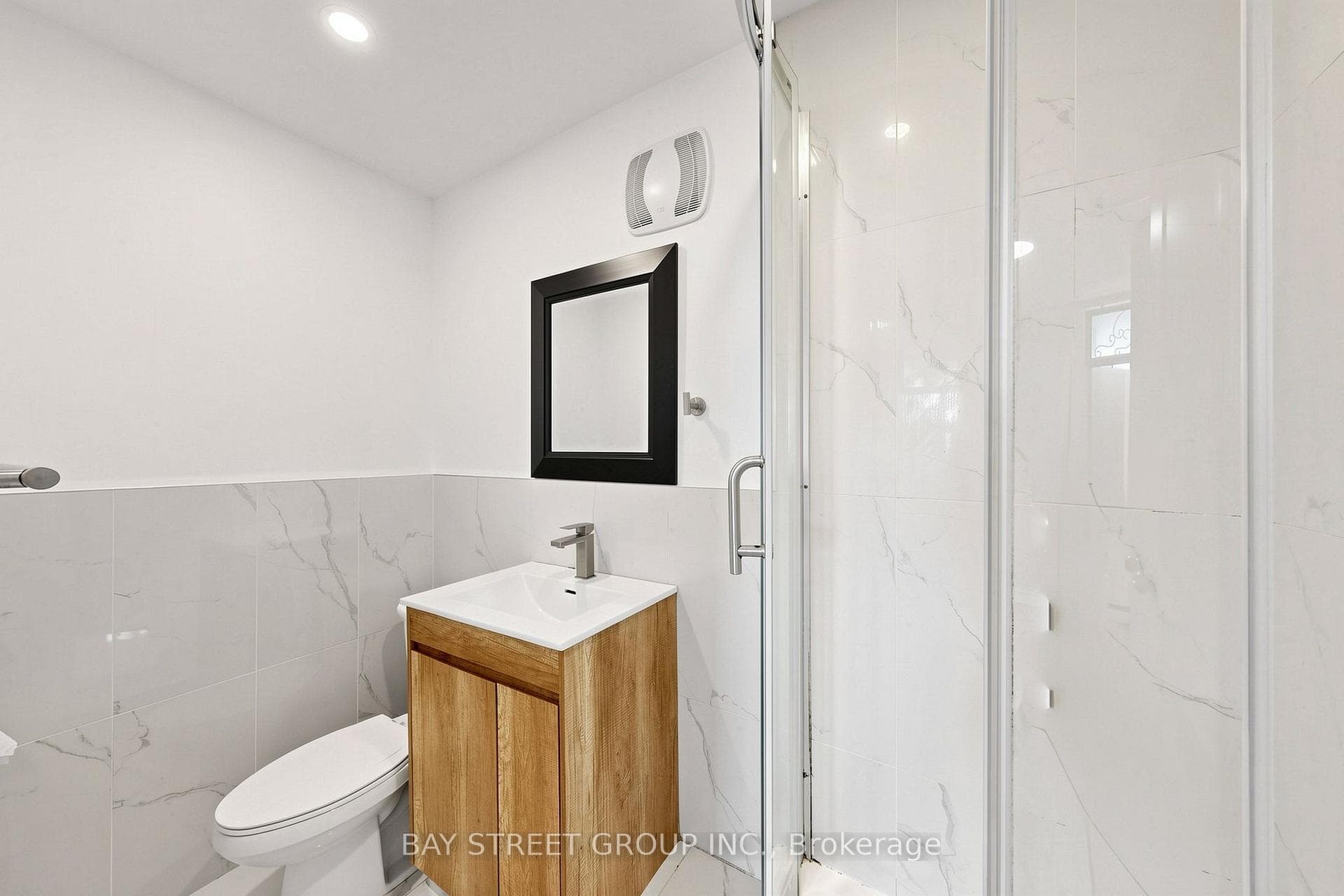Main floor -Ensuite 4pc Washroom