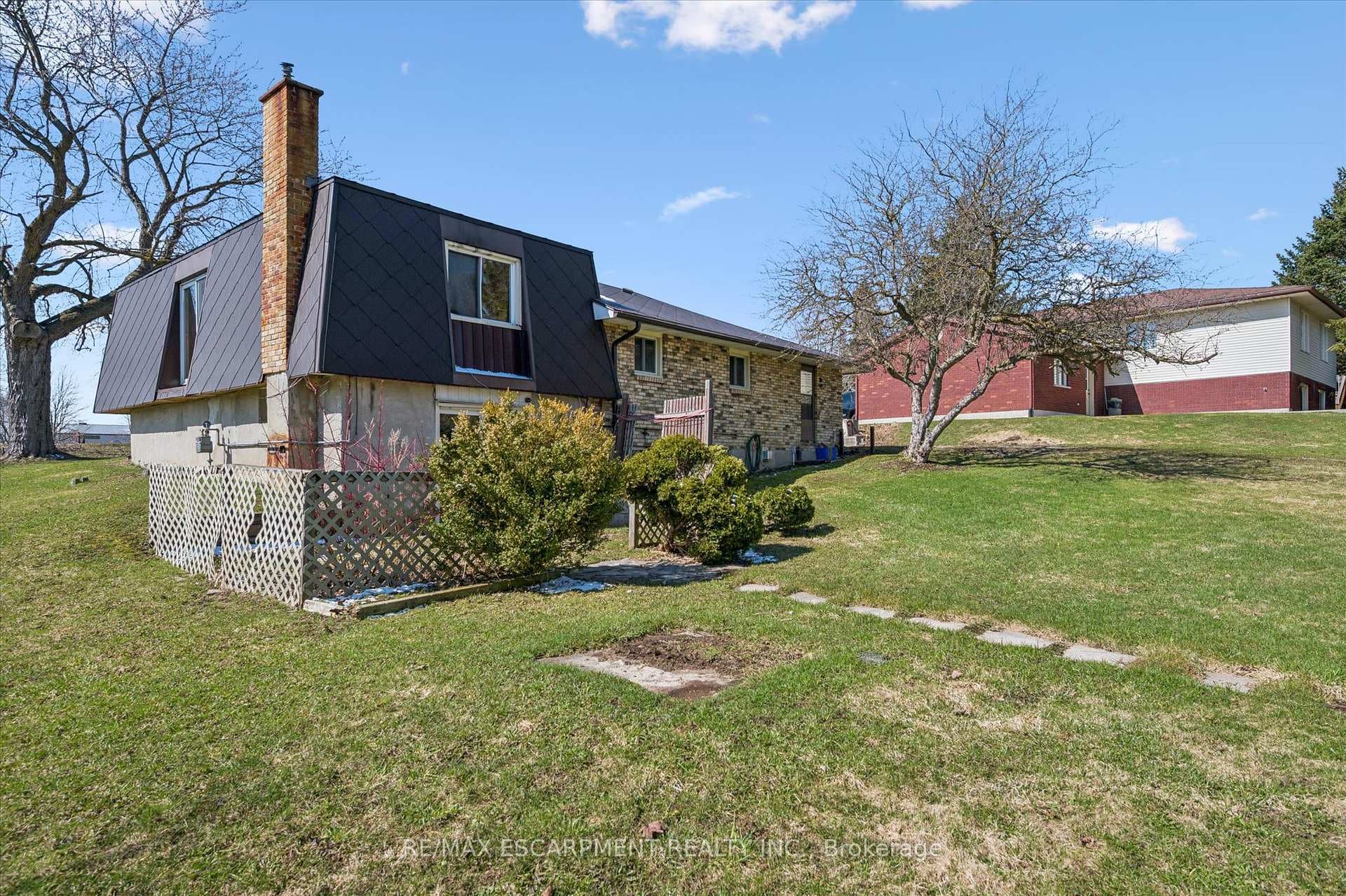215 King Street photo 5