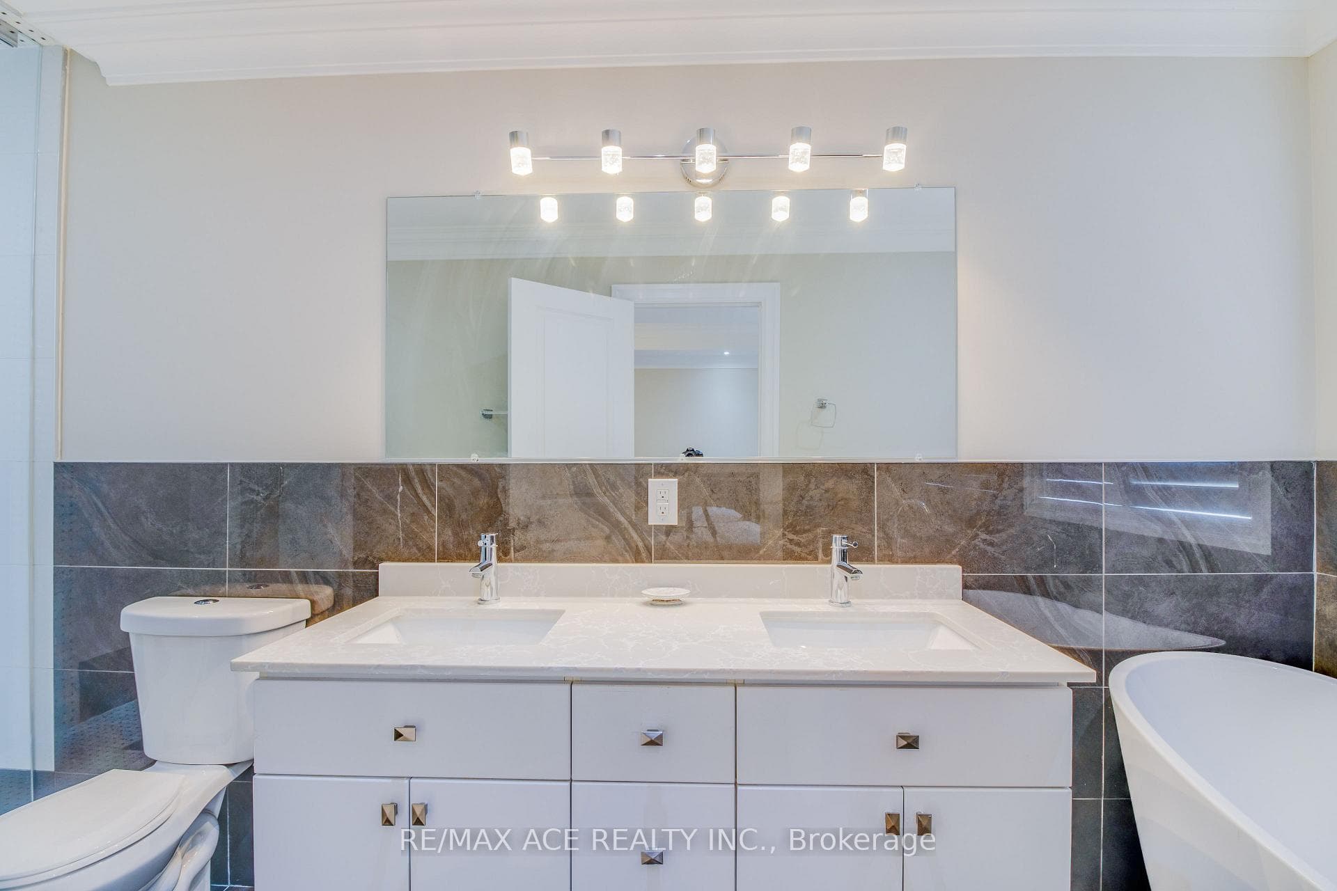 21 Haddon Avenue photo 22